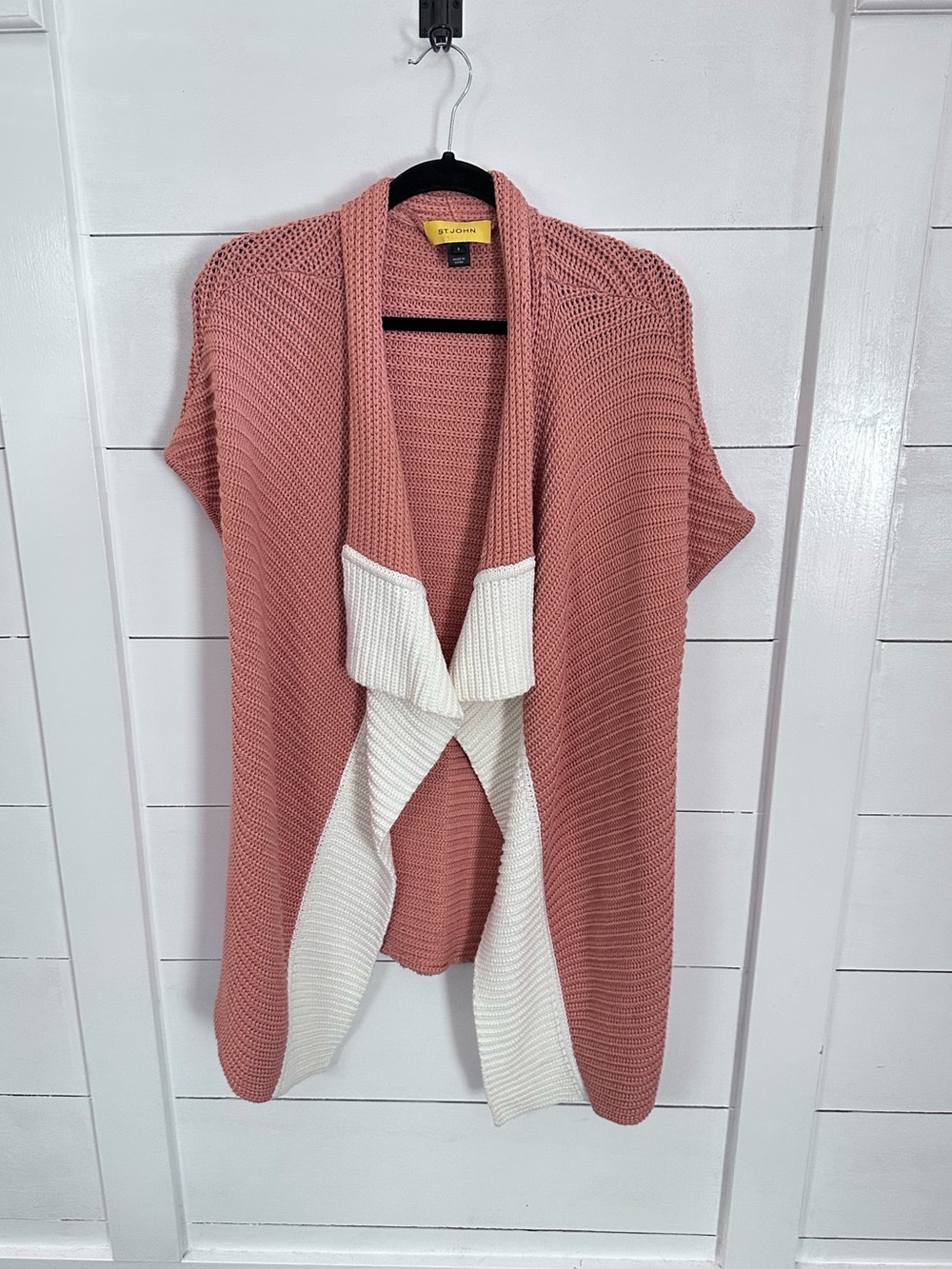 ST. JOHN S cable knit peach-white waterfall open drop sleeve quiet luxury vest - Picture 3 of 13